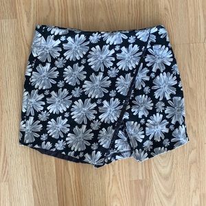 LF - paper heart black and white skort